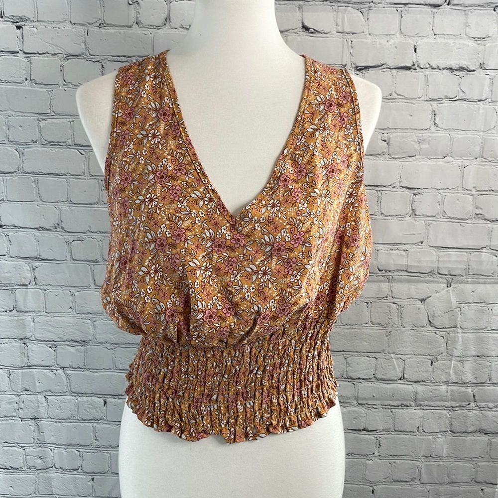 🌸 Cynthia Rowley Top - Size Small - New with Tags - Elastic Bottom - V-Neck